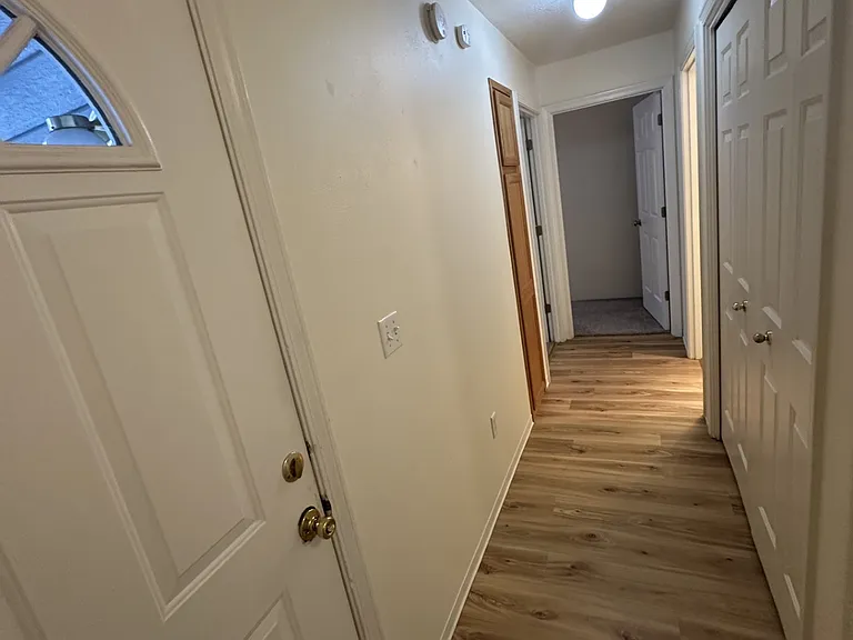 565 Briarwood Dr #563 — Photo 5