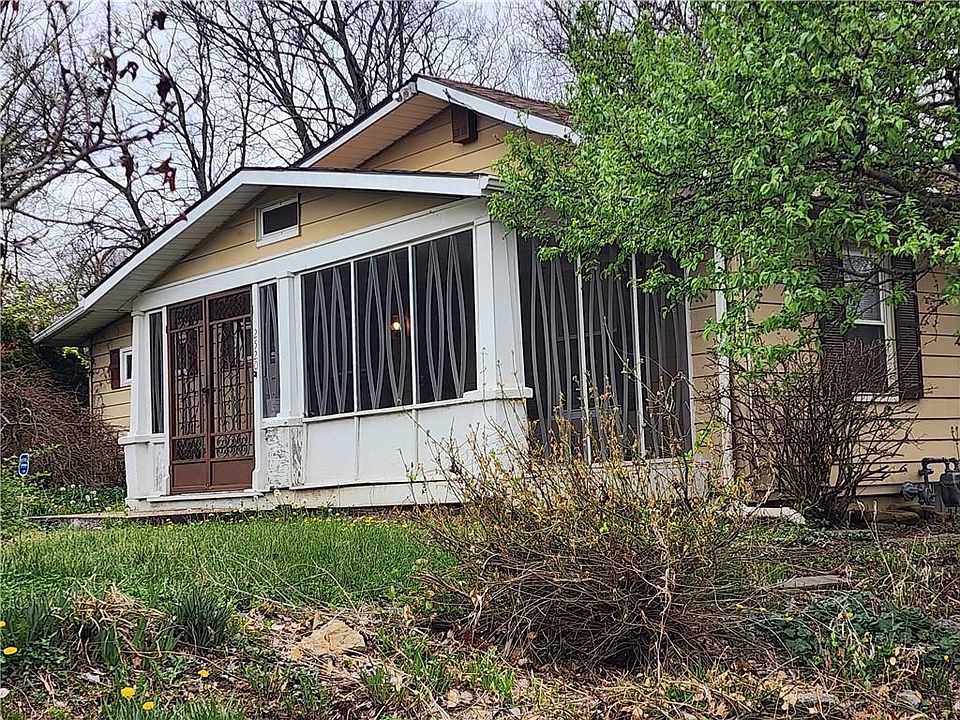 2nd image of 2520 N 27th St