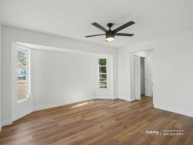 527 Rotonda Cir — Photo 13