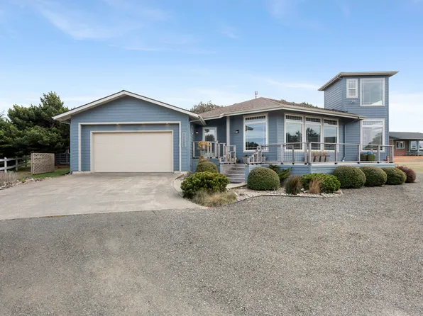 3868 Grant Pl, Bandon, OR 97411