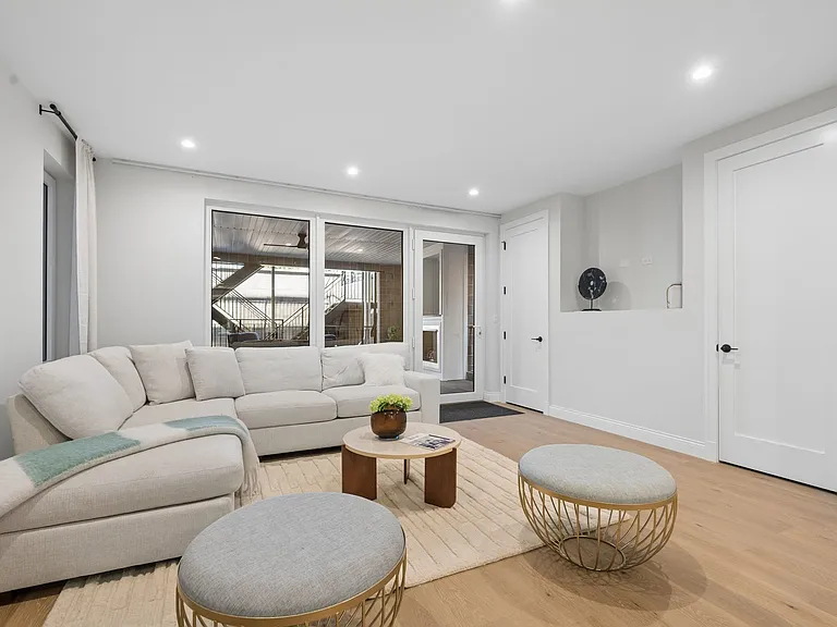 3739 N Clifton Ave #1 — Photo 37