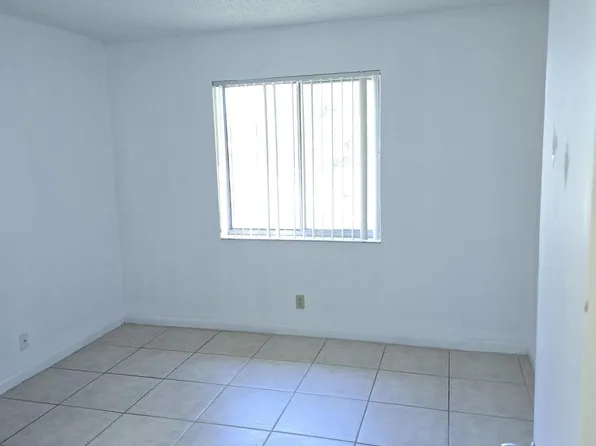 1846 Abbey Road #201, West Palm Beach, FL 33415