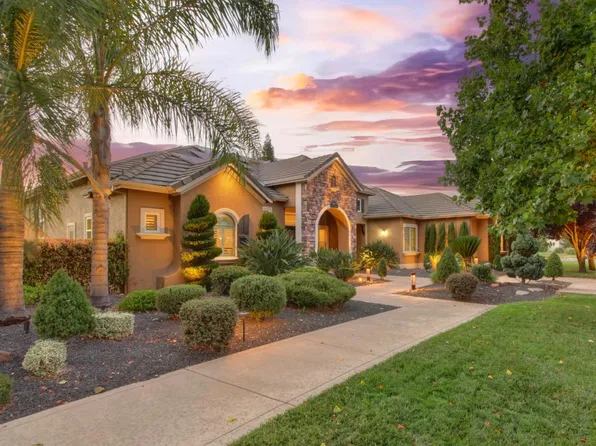 10127 Clover Ranch Dr, Sacramento, CA 95829