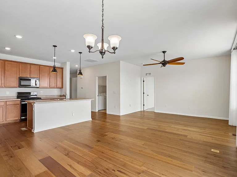855 N Waterloo Cir — Photo 10