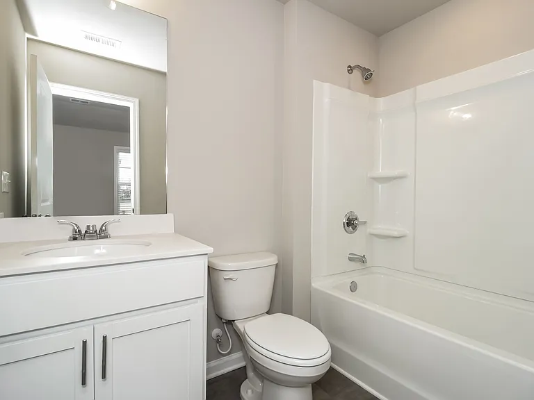 552 Elliston Pl — Photo 13