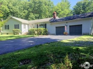 6 Kern Rd, Barryville, NY 12719