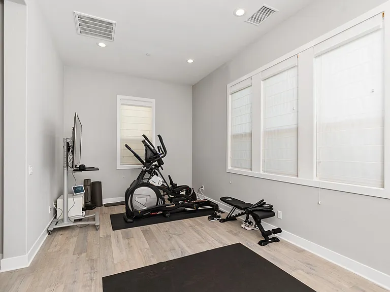 6195 Summit Crest Cir — Photo 25