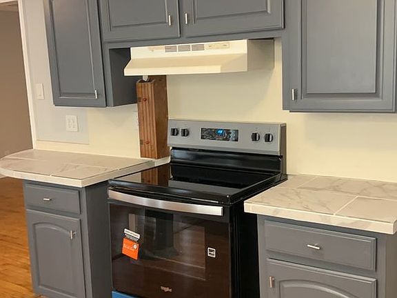 2nd image of 1219 California Ln