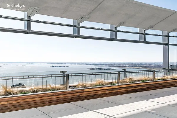 Rented by Sotheby's International Realty | media 25
