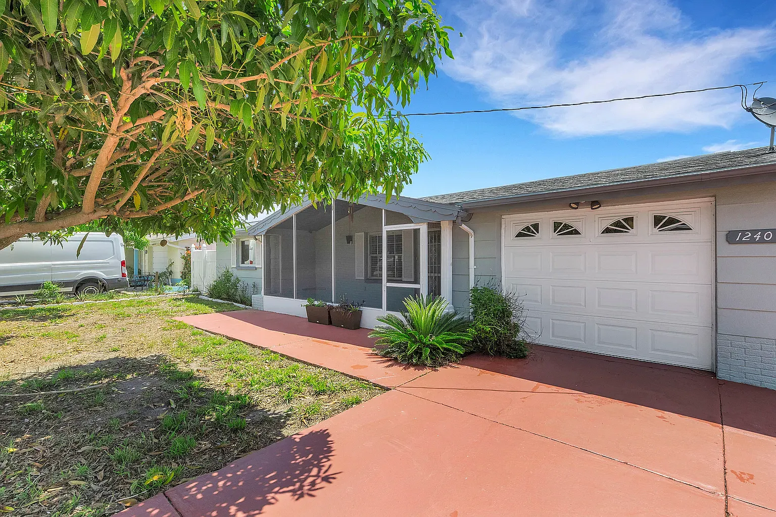 3 bed, 1896 sqft, $2,995 — Photo 1