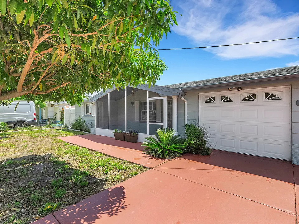 1240 Trunkfish Dr