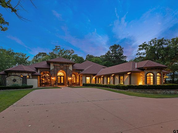 2nd image of 3705 Champions Ridge Ln