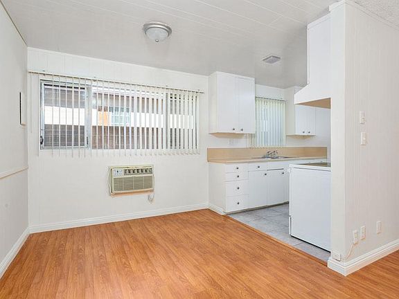 5th image of 16025 Gault St APT 14