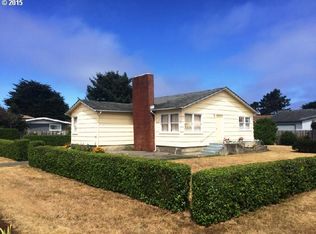 660 9th St SW, Bandon, OR 97411