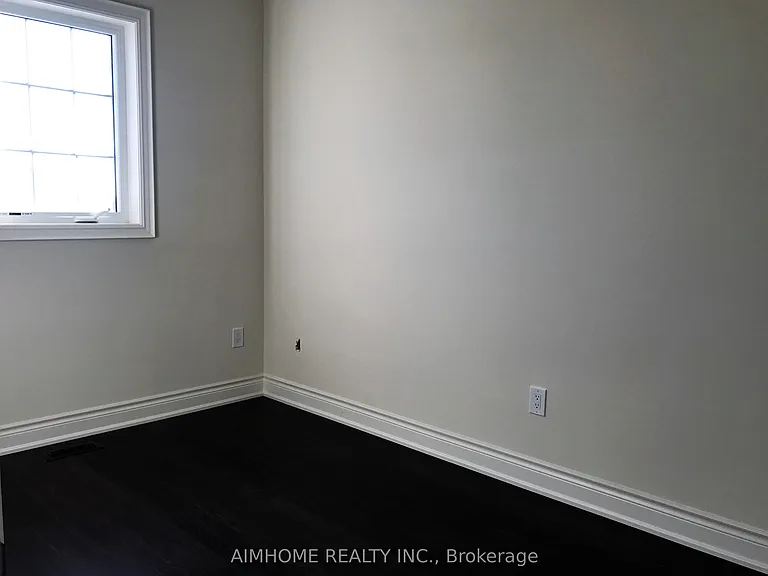 60 Baleberry Cres — Photo 12