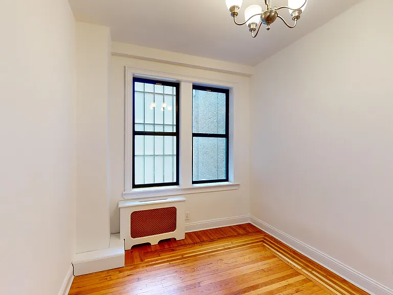 245 W 51st St #607 — Photo 5