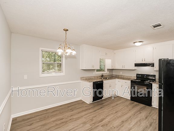 4th image of 8957 Meadow Dr