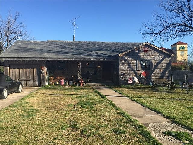 1st image of 1309 E Ennis Ave