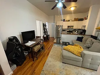 Rented by R New York