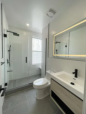 Rented by Suzuki Capital LLC | media 4