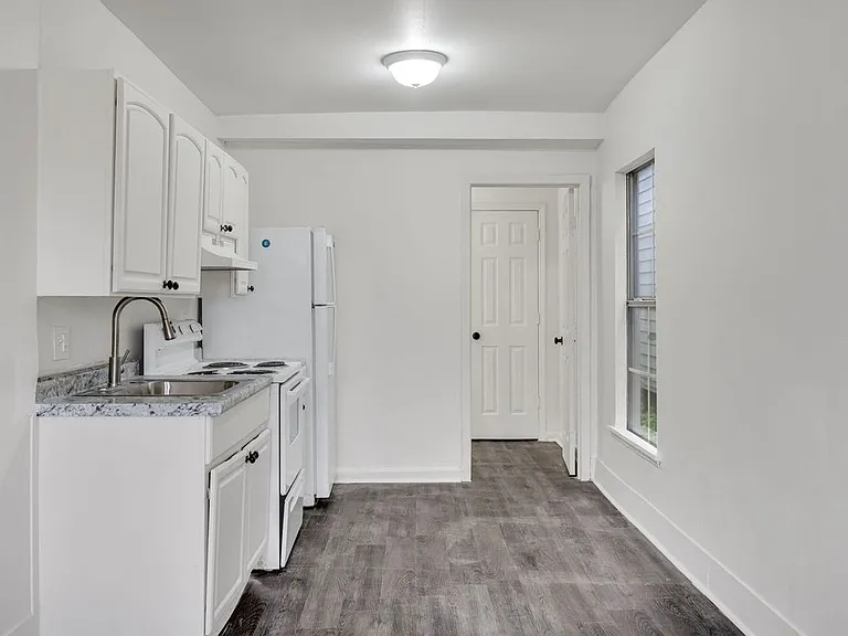 1619 Laharpe St #B — Photo 2
