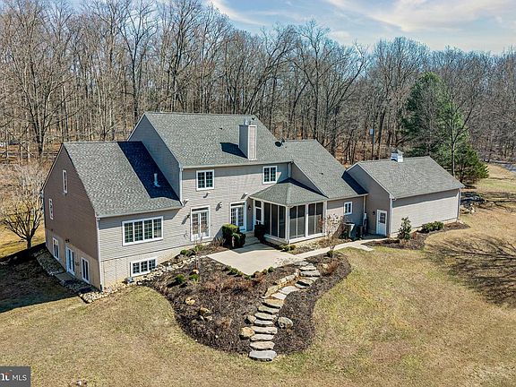 2nd image of 8986 Woodward Rd