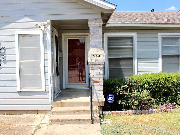 2nd image of 849 Crockett St