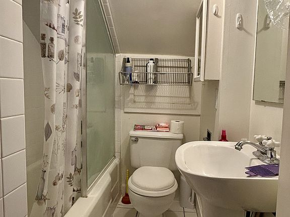 4th image of 2110 5th Ave E #1