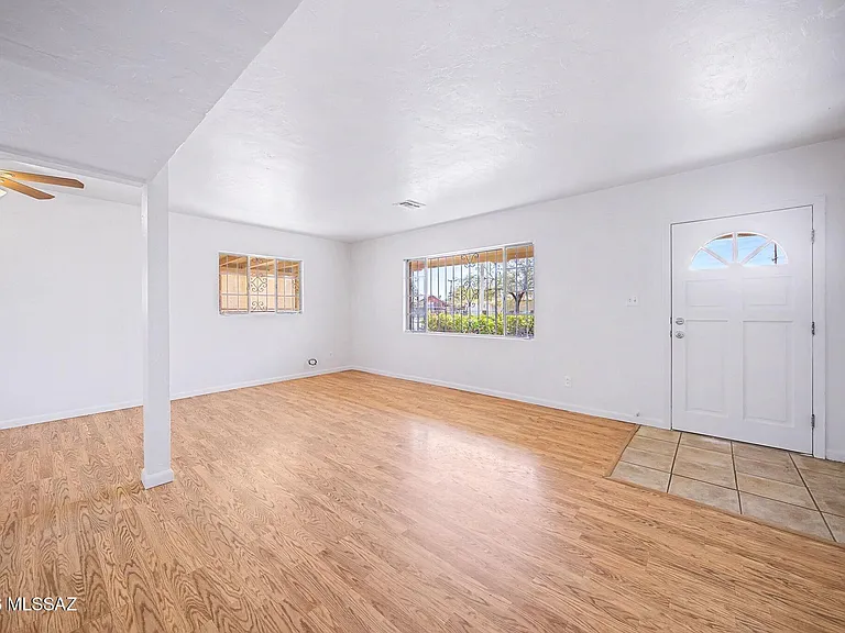 2531 E 19th St — Photo 3