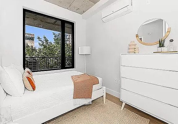 3rd image of 815 Flatbush Ave #518