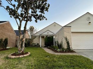 8235 Twin Tree Ln, Houston, TX 77071