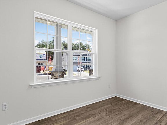 4th image of 747 Lazy Elm Lane