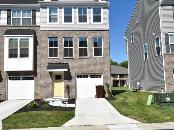1048 Steamboat Dr, Cincinnati, OH 45244