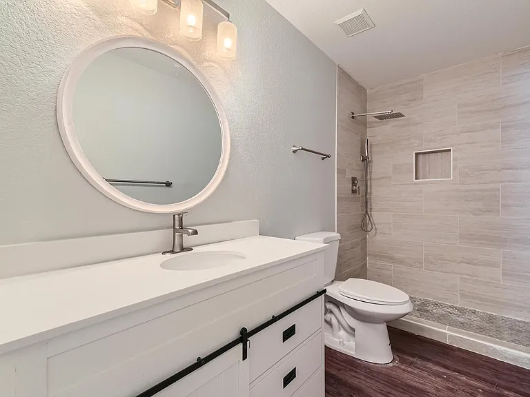 Upstairs Full bath