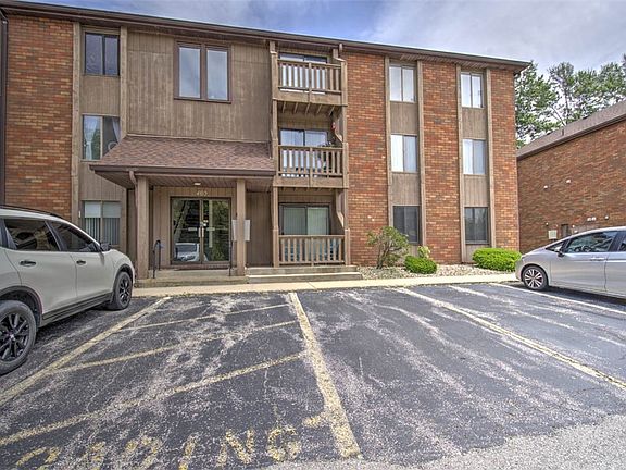2nd image of 460 Woodside Trl #A-16