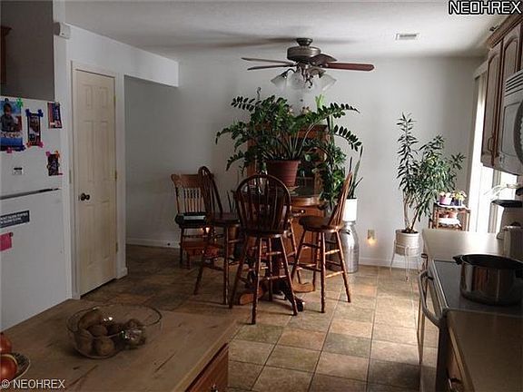 2nd image of 534 Western Pl