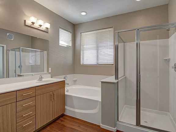 2nd image of 18350 N 32nd St Unit 107