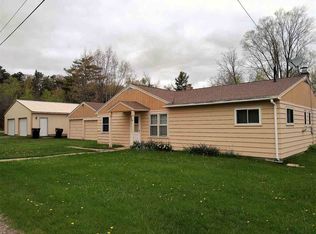 919 6th Ave N, Gladstone, MI 49837