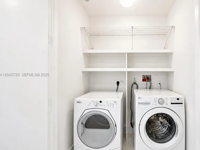 1100 Biscayne Blvd #4402 — Photo 16