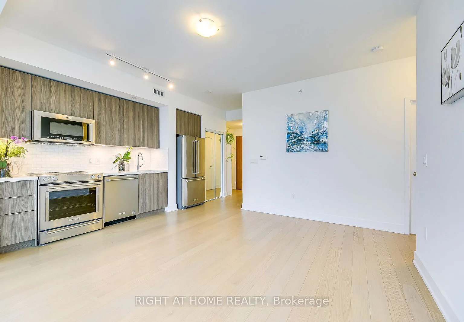 2 bed, $2,950 — Photo 4