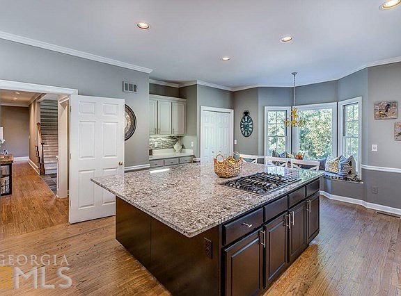 5th image of 207 Darwish Dr