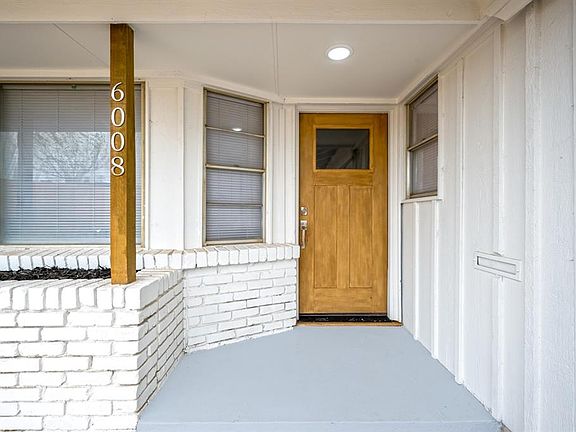 3rd image of 6008 S Shartel Ave
