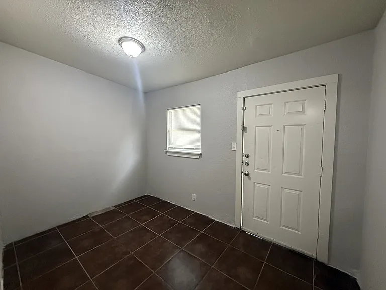 351 W Cortez Ave — Photo 8