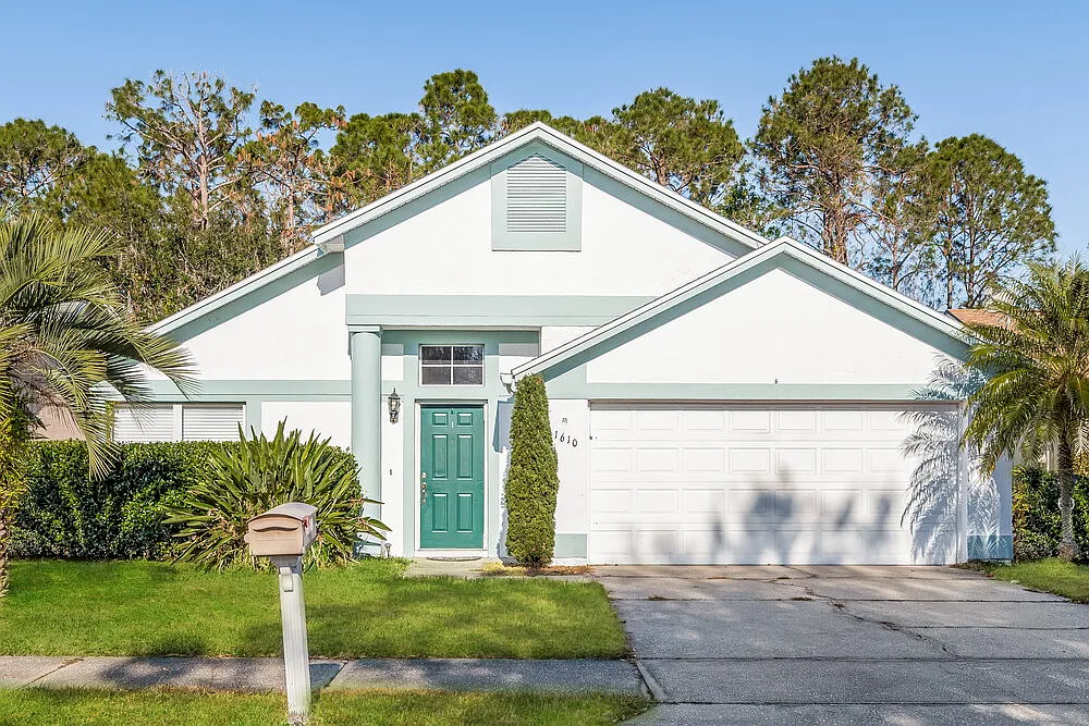 3 bed, 2.0 bath, 1676 sqft, $2,400 — Photo 1