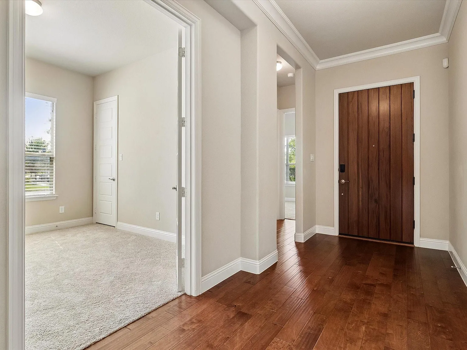4 bed, 3593 sqft, $3,600 — Photo 3