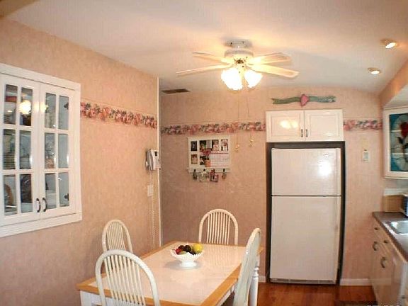 4th image of 46 Park Ave