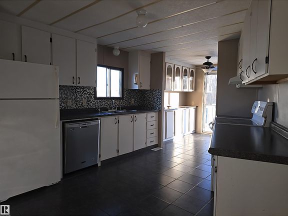 5th image of 465051 Range Rd #41