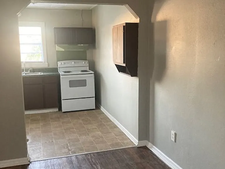 1412 Jo Ellen Cir — Photo 8
