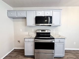4th image of 314 California Dr