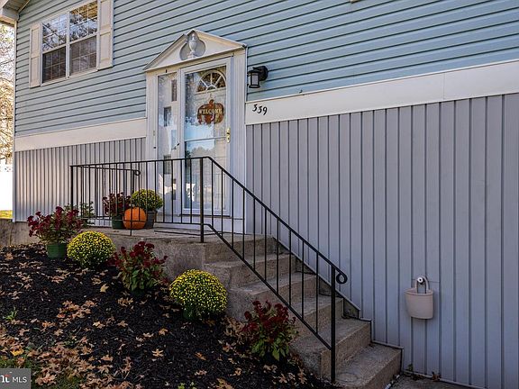2nd image of 339 Canterbury Ct